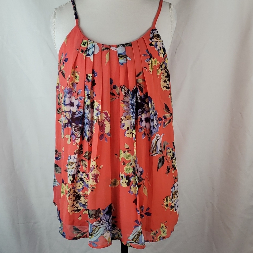 Doe & Rae spaghetti strap pleated lined floral top in size Large